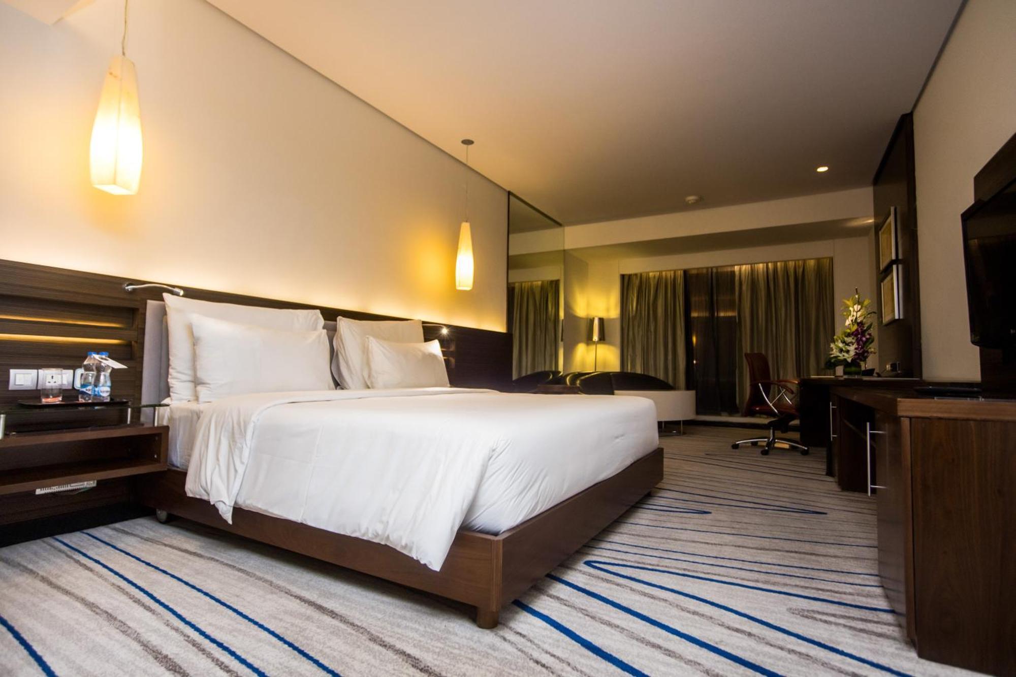 Le Meridien Коимбатур Экстерьер фото