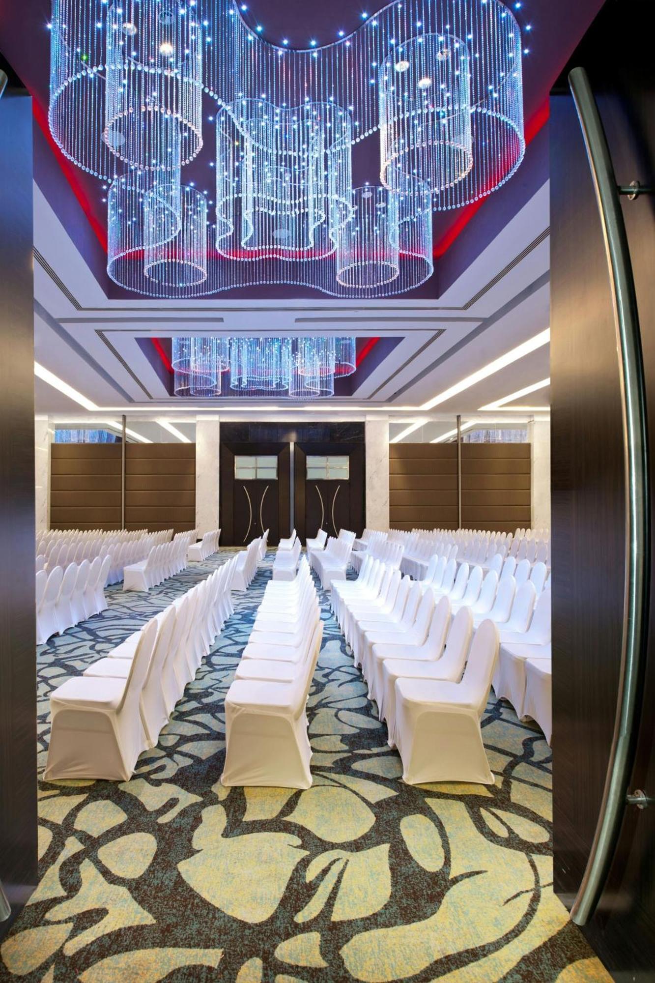 Le Meridien Коимбатур Экстерьер фото
